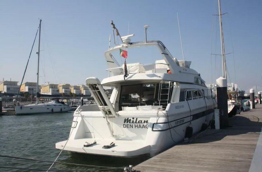 Beautiful And Magnific Yacht Hotel Lisboa Exterior foto