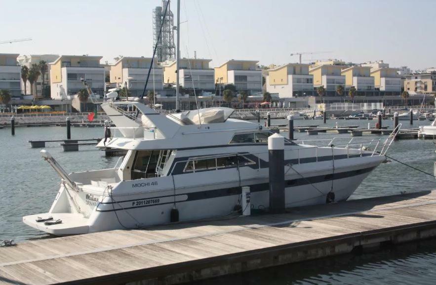 Beautiful And Magnific Yacht Hotel Lisboa Exterior foto